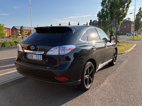 Lexus RX450h 2 of 7