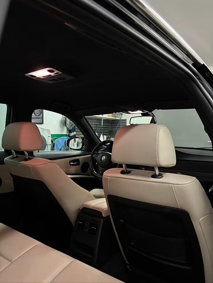 BMW 330d 5 of 5