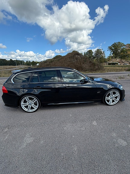 BMW 330d 8 of 16