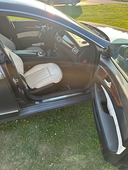 Mercedes-Benz CLS350 8 of 8
