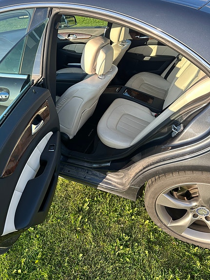 Mercedes-Benz CLS350 6 of 8