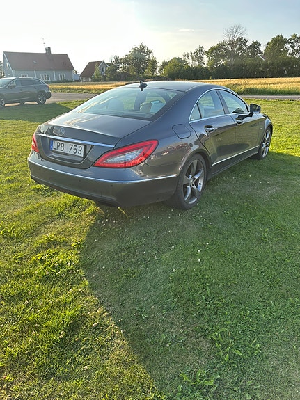 Mercedes-Benz CLS350 3 of 8