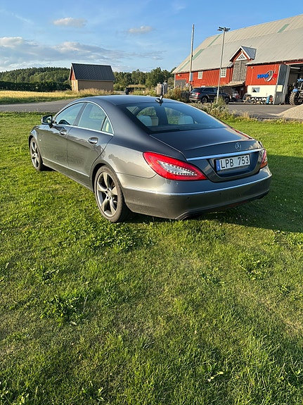 Mercedes-Benz CLS350 4 of 8