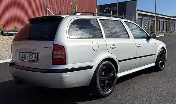 Skoda Octavia 6 of 27