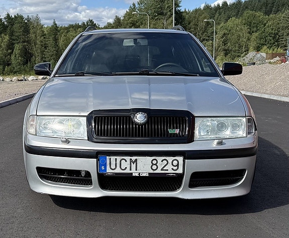 Skoda Octavia 2 of 27