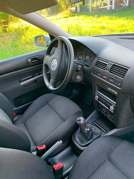 Volkswagen Bora 6 of 15