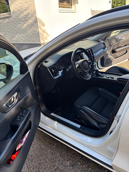 Volvo V60 4 of 10