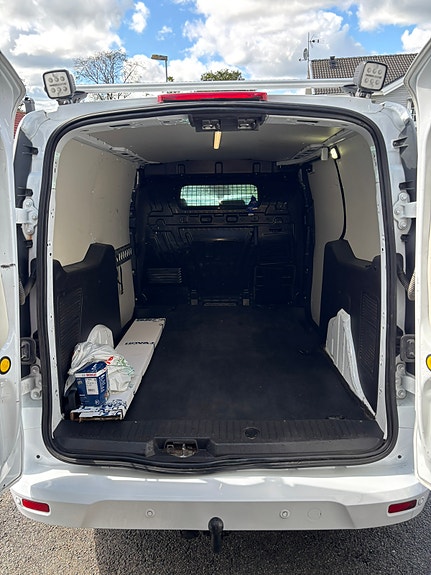 Ford Transit Connect 6 of 9