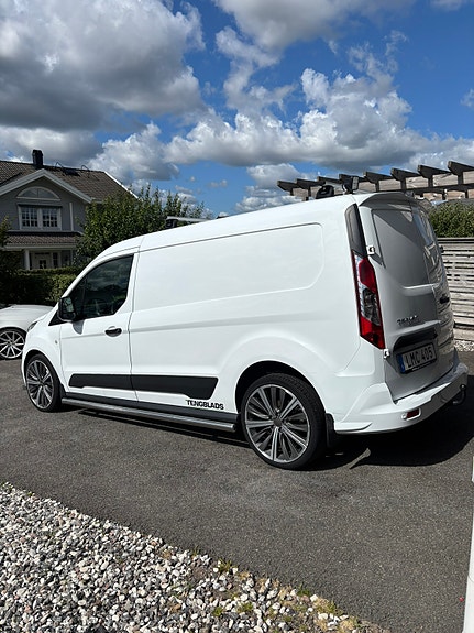 Ford Transit Connect 2 of 9