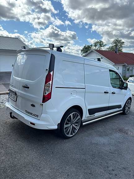 Ford Transit Connect 3 of 9