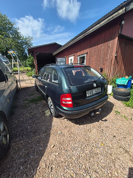 Skoda Fabia 2 of 4
