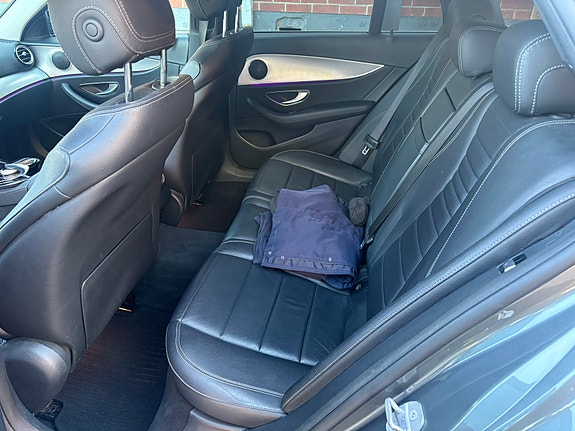 Mercedes-Benz E220 5 of 16