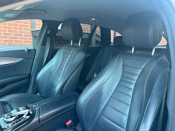 Mercedes-Benz E220 11 of 16