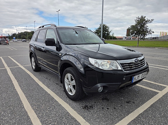 Subaru Forester 2 of 9
