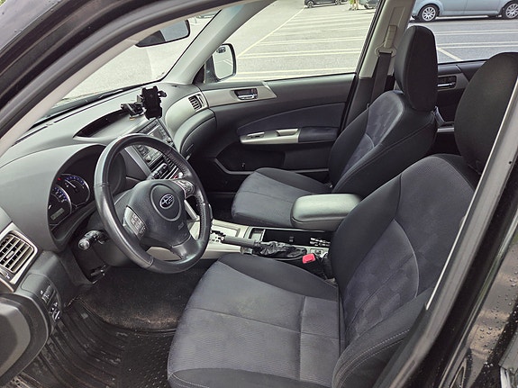 Subaru Forester 6 of 9