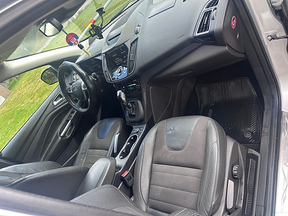 Ford Kuga 12 of 13