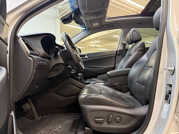 Hyundai Tucson 13 of 30