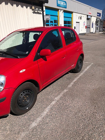 Toyota Yaris 6 of 6