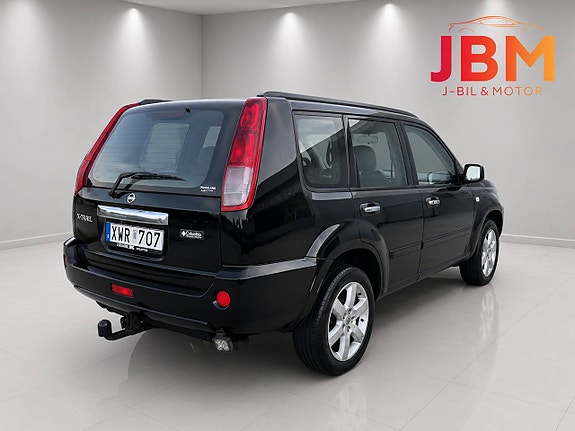 Nissan X-Trail 3 of 7