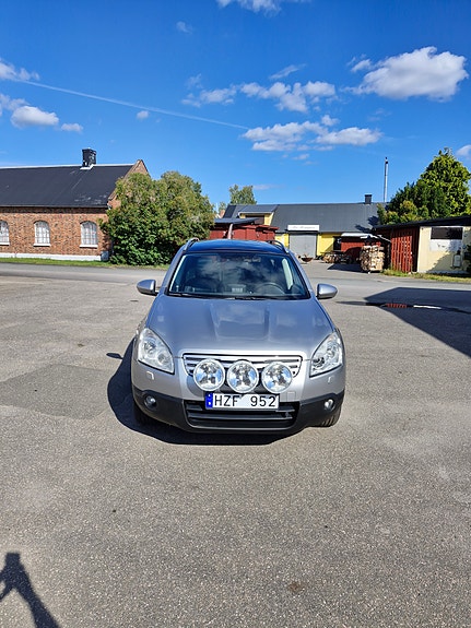 Nissan Qashqai+2 2 of 8