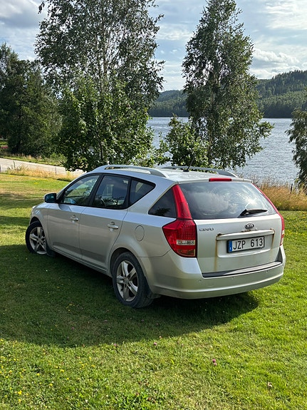 Kia Ceed 2 of 2