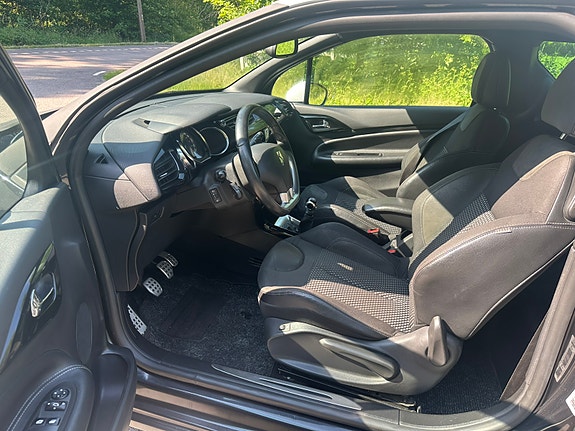 Citroen DS3 8 of 10
