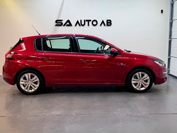 Peugeot 308 4 of 25