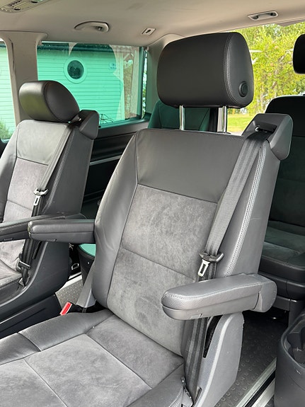 Volkswagen Multivan 6 of 11