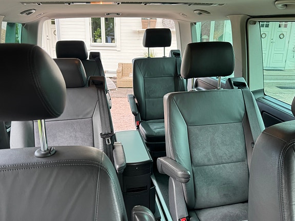Volkswagen Multivan 7 of 11