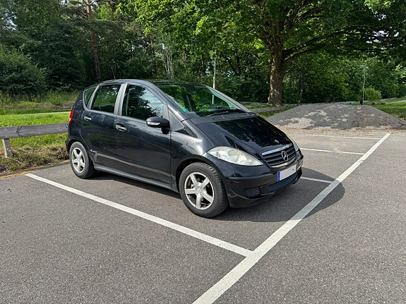 Mercedes-Benz A170 2 of 10