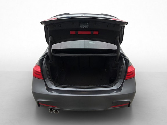 BMW 320d 25 of 30