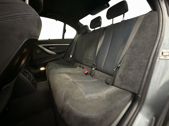 BMW 320d 24 of 30