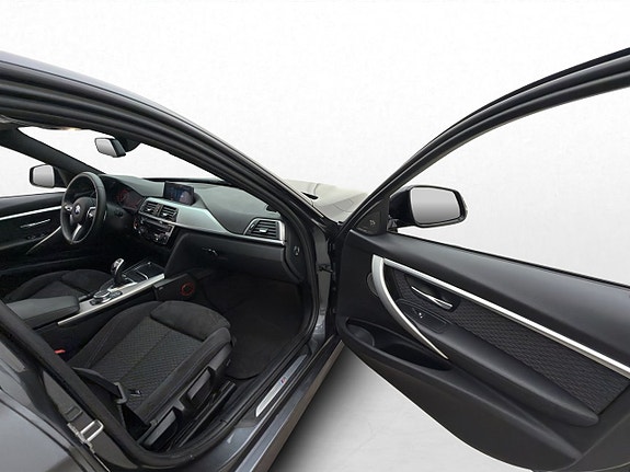 BMW 320d 23 of 30