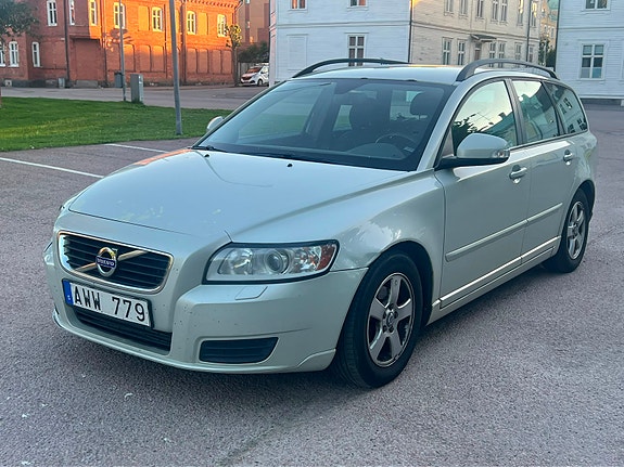 Volvo V50 7 of 8