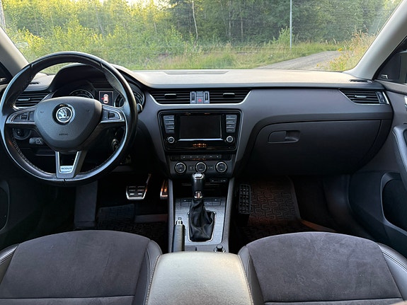 Skoda Octavia Scout 5 of 7