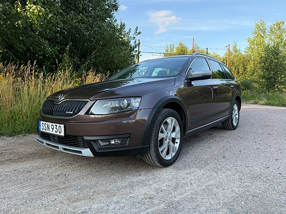 Skoda Octavia Scout 2 of 7