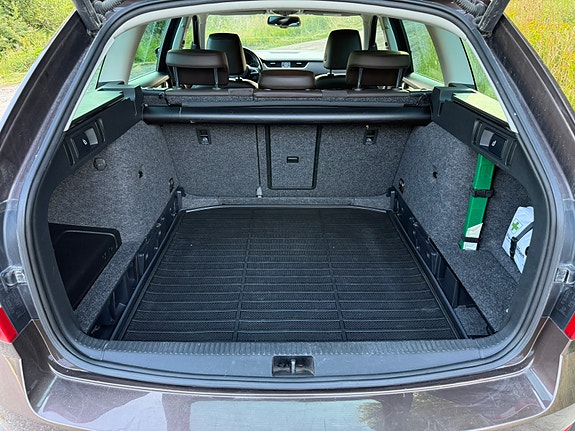 Skoda Octavia Scout 7 of 7
