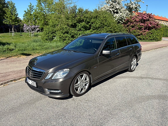 Mercedes-Benz E350 5 of 7