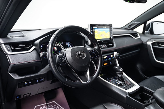 Toyota RAV4 16 of 27