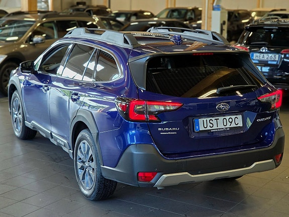 Subaru Outback 4 of 16