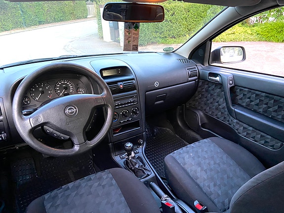 Opel Astra 6 of 6