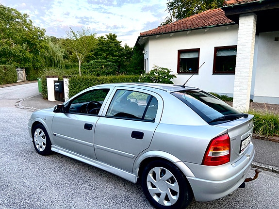 Opel Astra 4 of 6