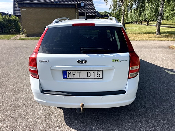 Kia Ceed 2 of 5