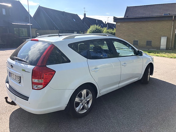 Kia Ceed 3 of 5