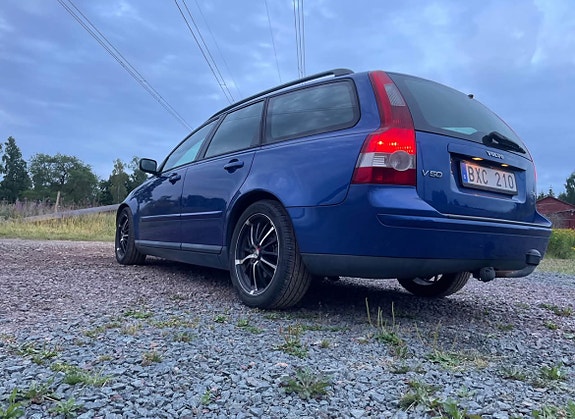 Volvo V50 2 of 24