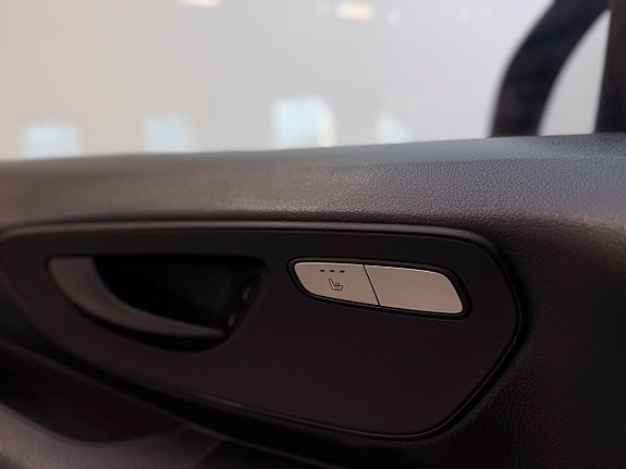 Mercedes-Benz Vito 111 22 of 26