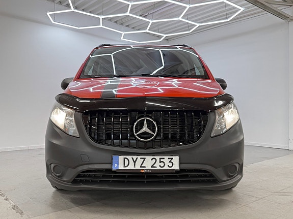 Mercedes-Benz Vito 111 2 of 26