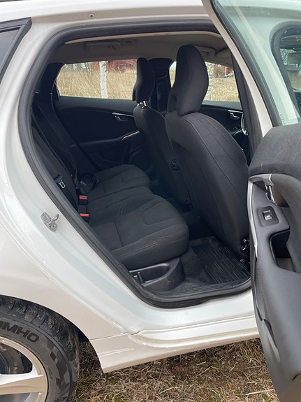 Volvo V40 12 of 17