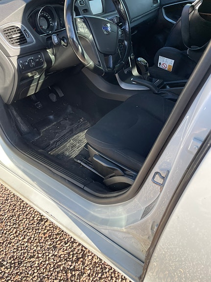 Volvo V40 7 of 17
