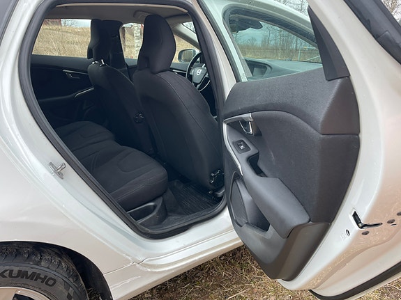 Volvo V40 10 of 17